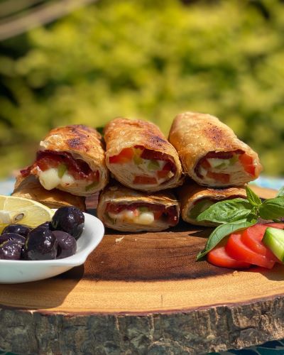 Turkish Spring Rolls (4 Pcs) (paçanga Böreği)