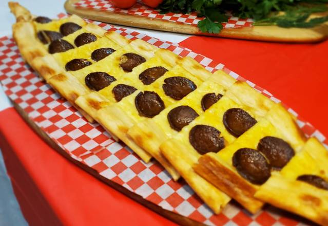 Soujuk And Cheese Pide